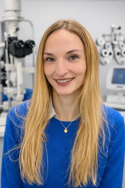 Dr. Nicoline HYZY
